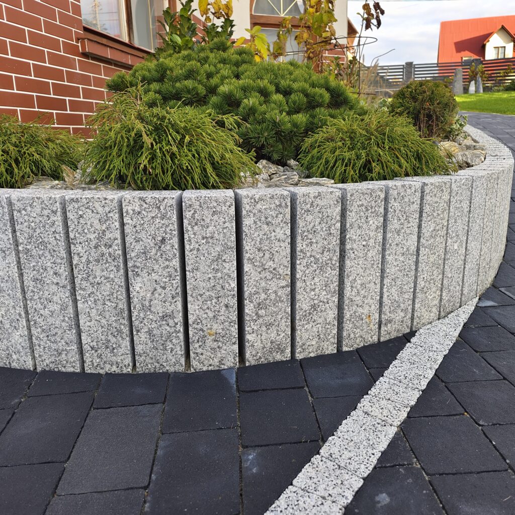 Palisada granitowa cięta granit Strzegomski